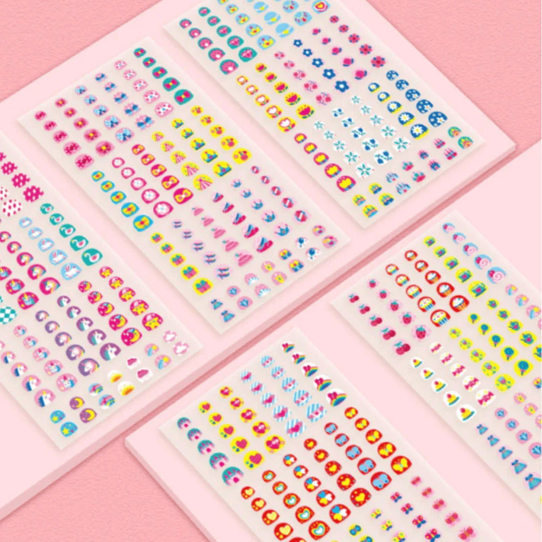 Дитячі наліпки на нігті