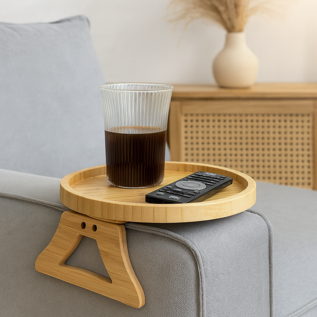 Бамбуковий столик на перило дивану